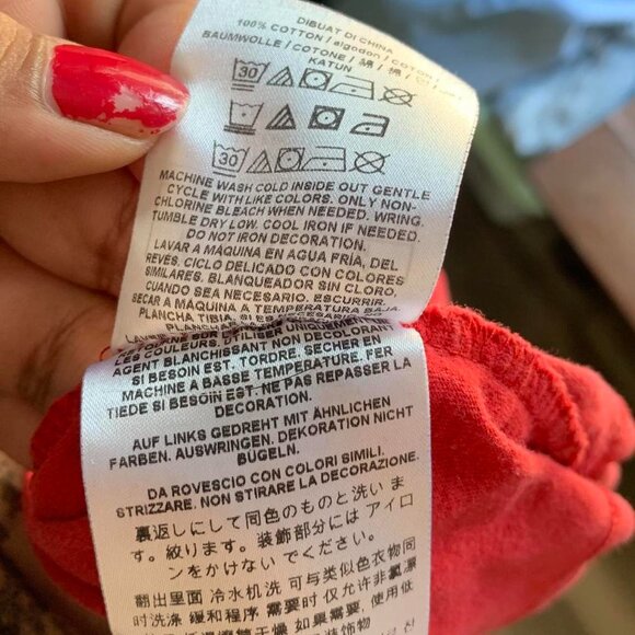 Vintage GUESS Jeans Women’s Size M T-Shirt Tee Red Black Short Sleeve Sequin - Picture 6 of 6